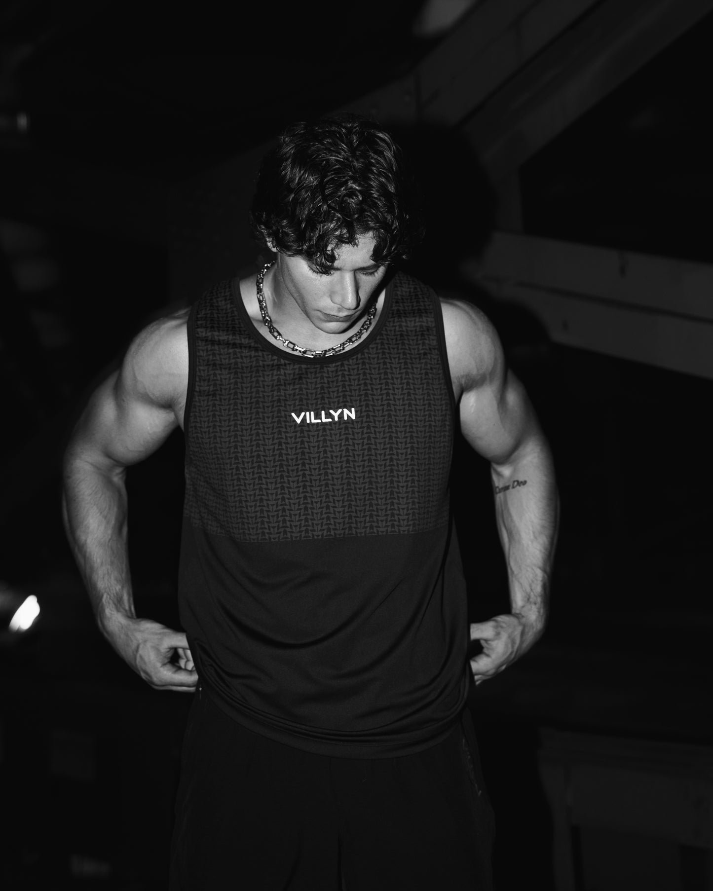 DEFIANCE ACTIVE TANK - SHADOW/BLACK